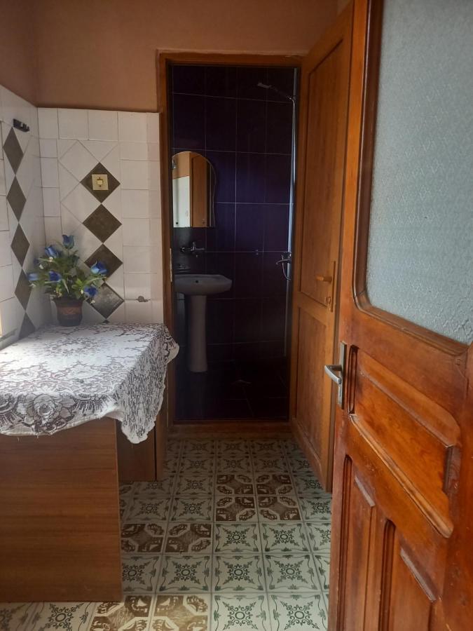 Guest House Roma كوتايسي المظهر الخارجي الصورة